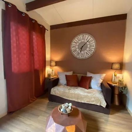 Maisonnette Independante Avec Terasse A 45 Mn De Paris Nemours Extérieur photo